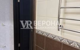 3-� ��������, 90.00 ��.�., 14/14 ��., ������������, 3-� �������������� ��.